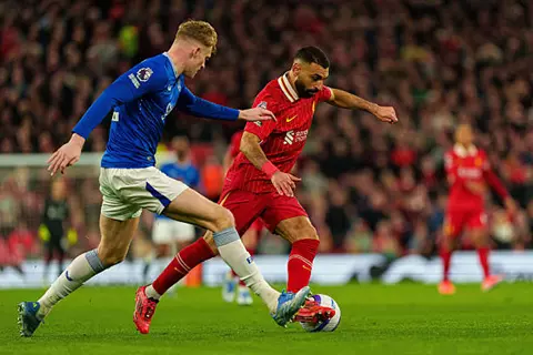 ديربي يعرفه صلاح جيدًا.. ليفربول البطل في مواجهاته مع إيفرتون تاريخيًا